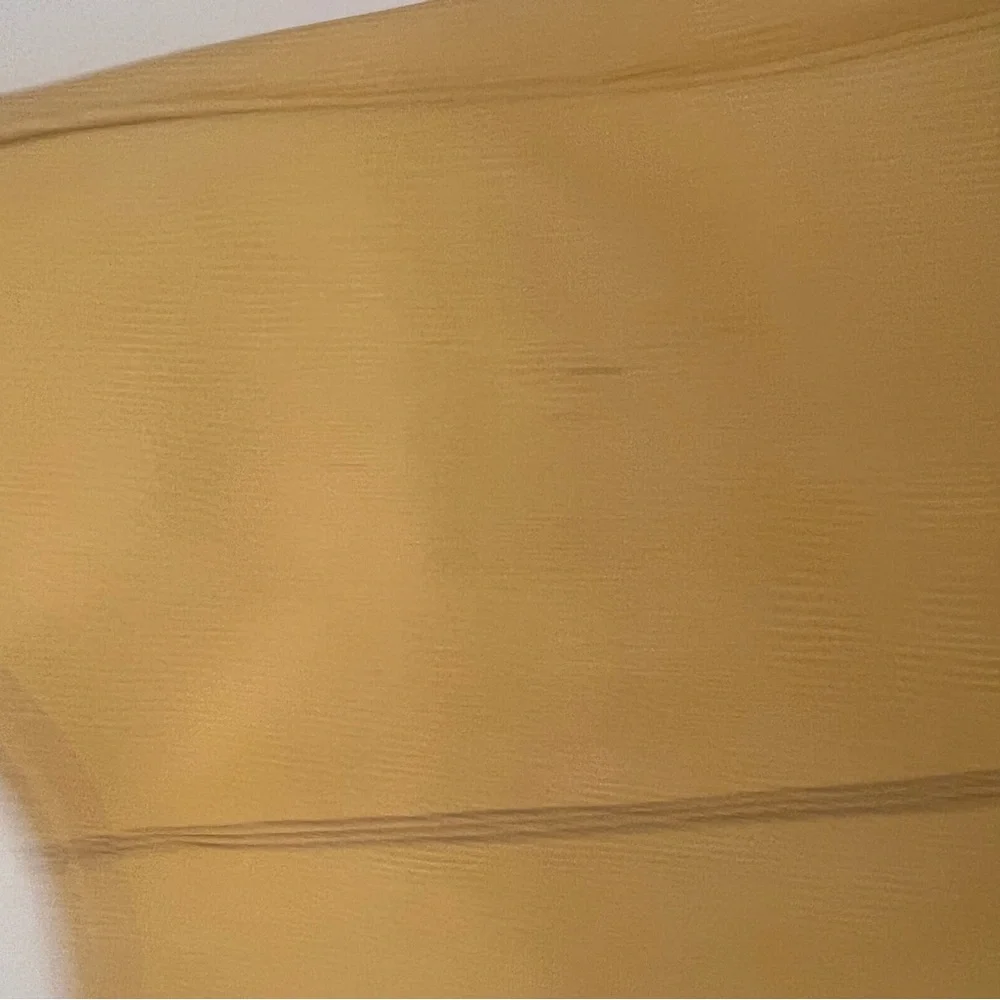 Brahmin yellow/white hobo style shoulder bag. Gold hardware.Rare light yellow